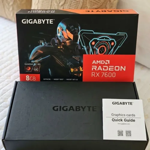 Placa de Vídeo Gigabyte AMD Radeon RX 7600 Gaming OC 8GB - Impecável