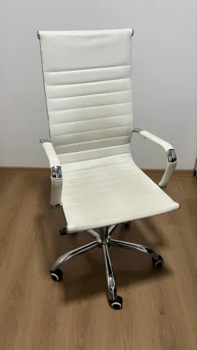 Cadeira de escritório branca