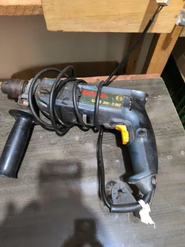 Vendo uma furadeira boch e uma serra marmore Makita, ambos com voltagem 220ore