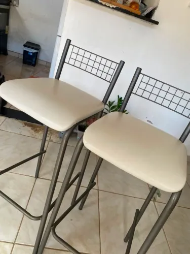 Vende 2 banquetas de ferro 