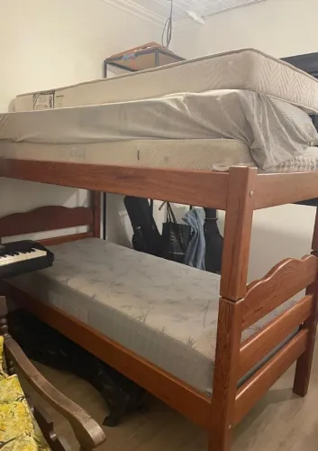 2 cama solteiros de madeira maciça Angelim/ pode transformar em Beliche com 3 colhões