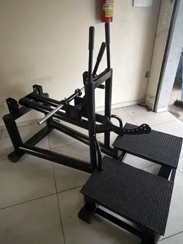 Belt squat