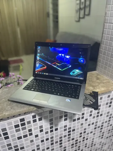 Notebook Samsung dual core, 2gb e 500hd - BATERIA VICIADA