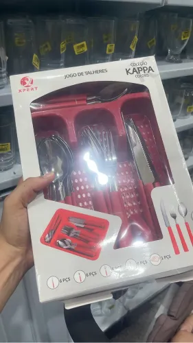 Vendo esse lindo kit de talheres. 