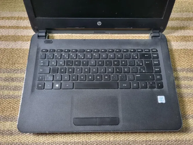 Notebook HP 240 i7 - Para peças
