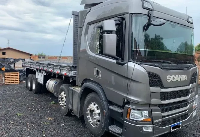 Scania P360 8x2 Bitruck c/ Carroceria ano 2021- Unico Dono