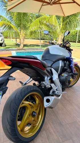 Honda CB1000 Capitão América