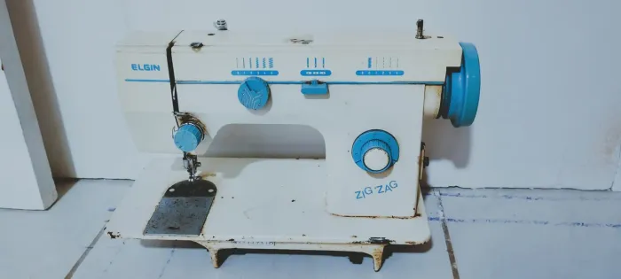 Máquina de costura doméstica