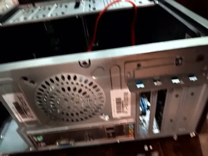 Computador Com Placa e Memorias DDR3, HD DE 500G / SEM FONTE.
