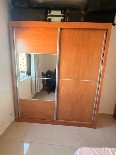 Guarda-roupa Casal 2 Portas de Correr com Espelho - Excelente Estado