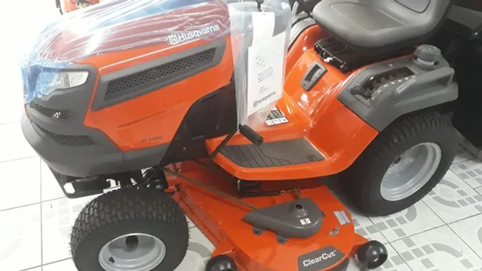 Trator husqvarna