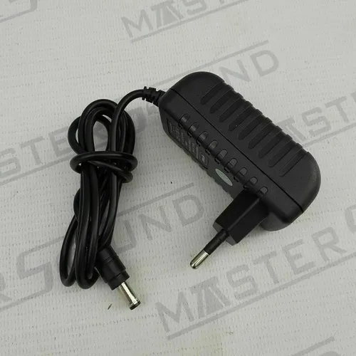 Fonte de alimentação. 12 volts. 2 Amperes.  Com pino P4. Nova.