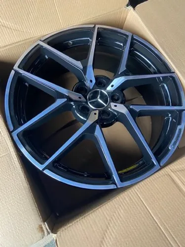 Roda Mercedes aro 20 Black diamantada.