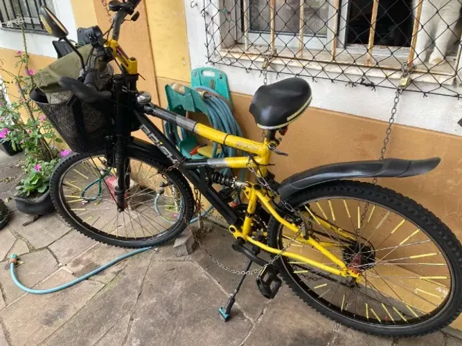 Bicicleta (bike) aro 26 / 21 marchas Full suspention