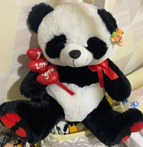 Urso Panda de Pelúcia com 3 Corações 
