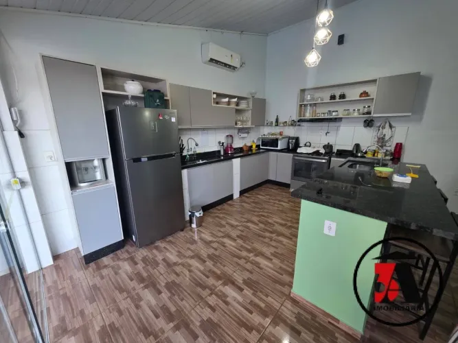 Casa 3/4 com Piscina e Energia Eletrica