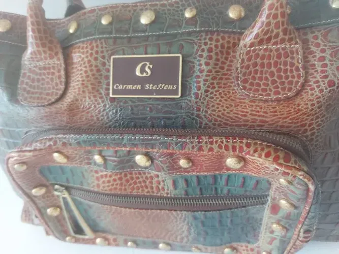 Bolsa Carmem Steffens,  usada,  muito bem conservada. Espaçosa,  com ótimas  divisórias.