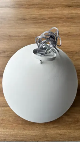 LUMINÁRIA PENDENTE MEIA LUA 57CM EM AÇO BRANCO TEXTURA COM CREME (INTERNO)