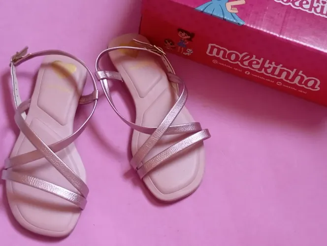 Sandálias Molekinha rose n°30, peça usada apenas 1 vez 