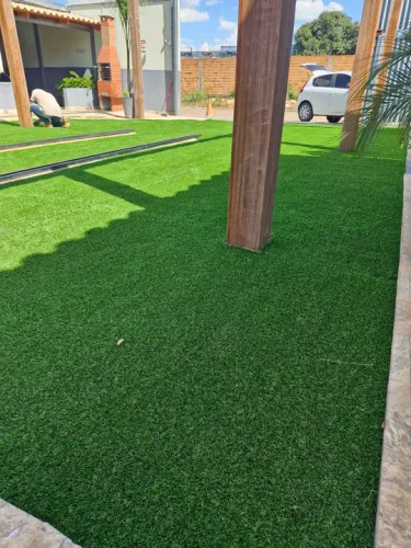 Grama Artificial para áreas externas e internas 