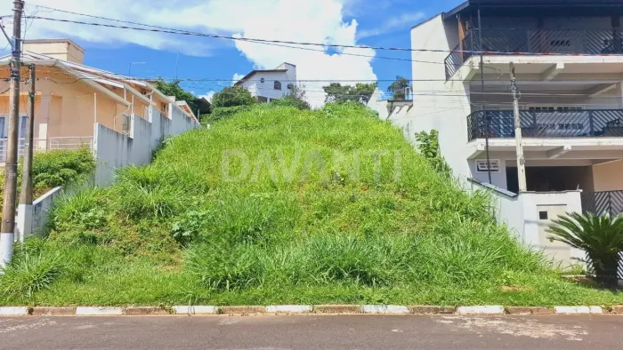 Terreno à venda no Condomínio Maison Blanche em Valinhos na Davanti Imóveis.