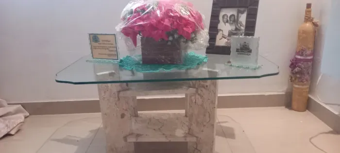 Mesa de centro em mármore 