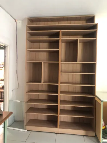 Prateleira de MDF, 1,60 de comprimento por 2.50 de altura e 0 40cm de profindidade