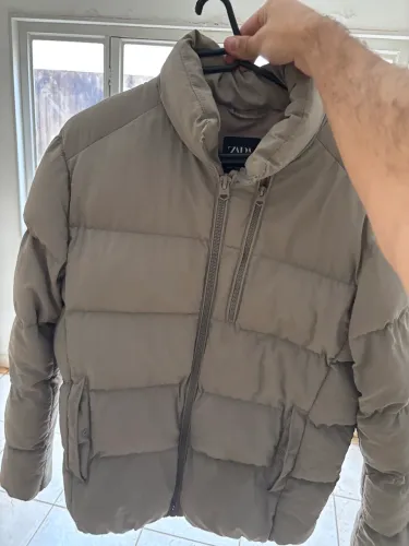 Jaqueta PUFFER ZARA 