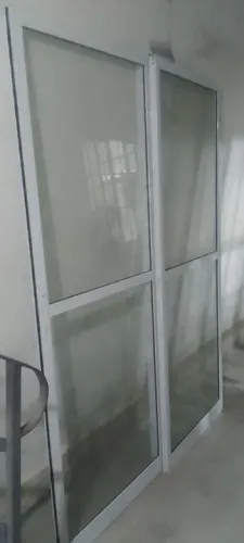 Porta de vidro para área externa