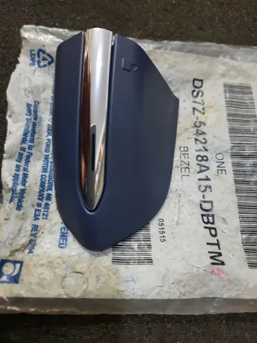 Prolongador maçaneta de porta Dianteira esquerda Ford Fusion Edge 2013 a 2020