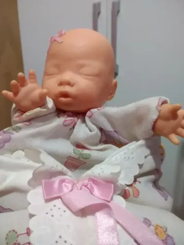 Vendo Por RS 20,00 Bonequinha Bebezinha. Aceito Proposta.