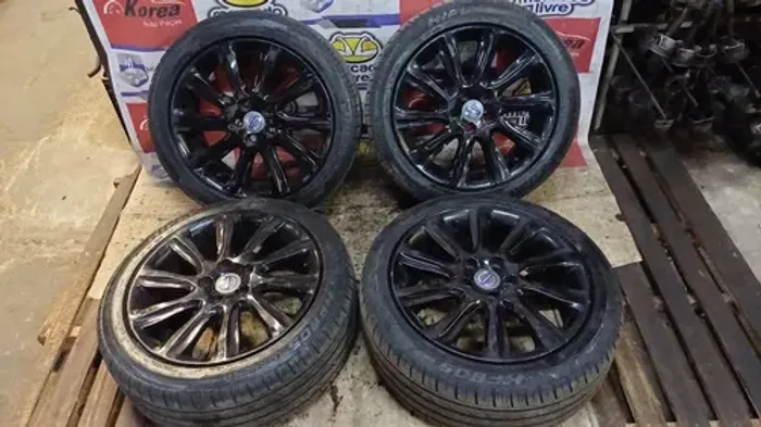 Jogo De Roda 17 C/ Pneus Volvo V40 2013 / 2021