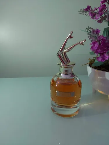Perfume importado Scandal A Paris