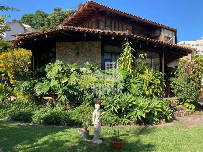 Casa com 5 quartos à venda, 480 m² por R$ 1.600.000 - Pendotiba - Niterói/RJ