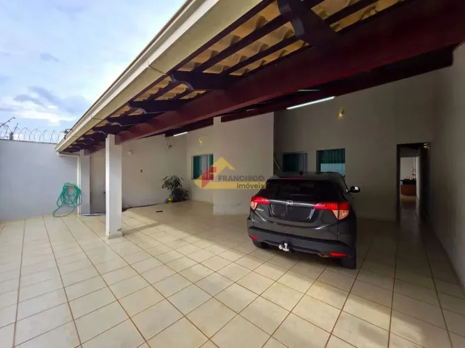 Casa à venda, 3 quartos, 1 suíte, 3 vagas, Sagrada Família - Divinópolis/MG