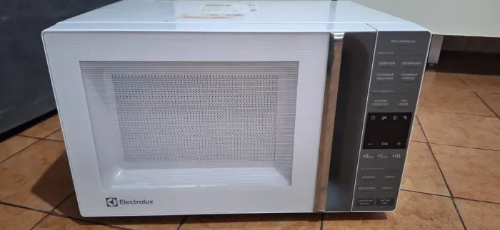 Microondas novinho 220w 