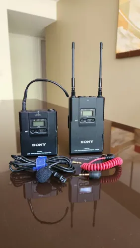 Kit Microfone Sem Fio Profissional Sony - Sony URX-P2 + Sony UTX-B2