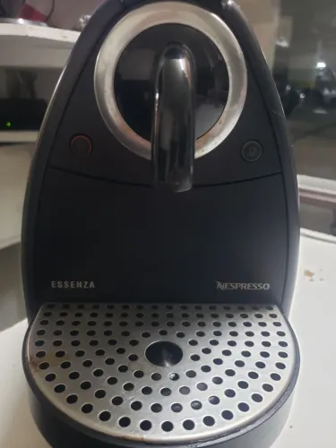 Maquina de café essenza da nespresso 