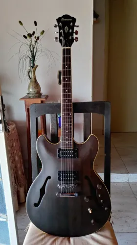 Guitarra Ibanez AS53 Artcore semi hollow de sapele