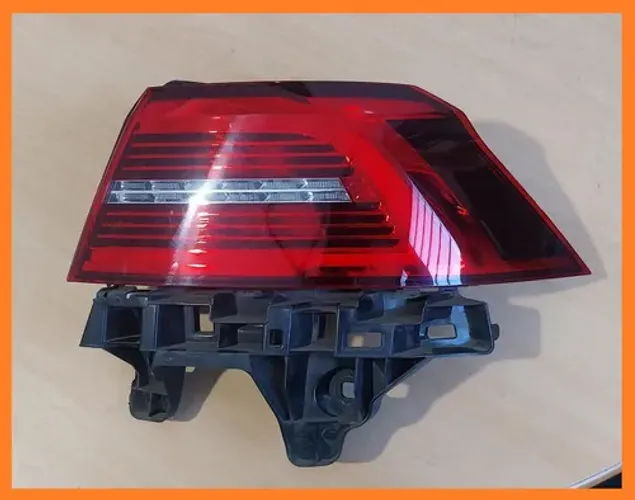 Lanterna Traseira Direita Com Led Para Passat 2016 A 2019