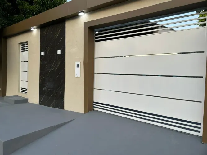 Linda Casa na Laje com Quitinete