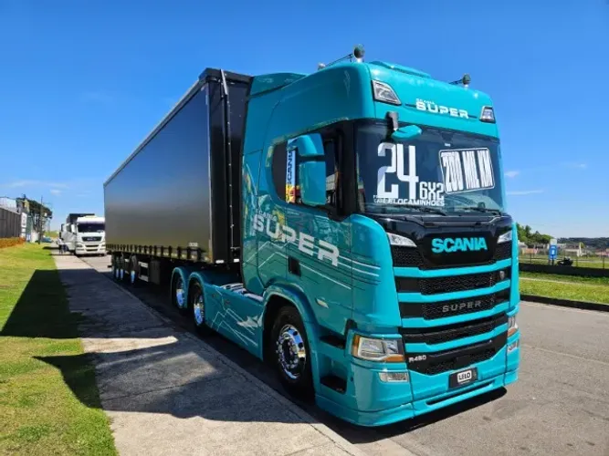 Scania R460 Super Ano 24 baixo km Teto Alto Aut + Sider Facchini 4 Eixo 30 plt ano 26 0km 