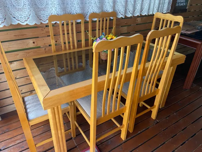 Mesa de Jantar de Madeira com 6 Cadeiras