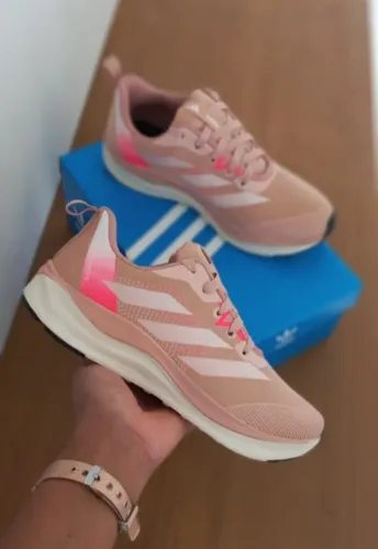 Tênis Adidas feminino