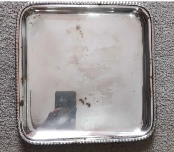 Bandeja quadrada de metal prateado prata 90