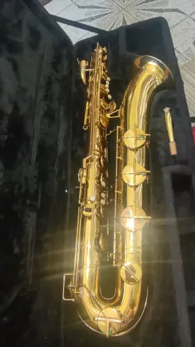 Saxofone Barítono Amati Kraslice ABS 31 made in Checoslováquia Profissional
