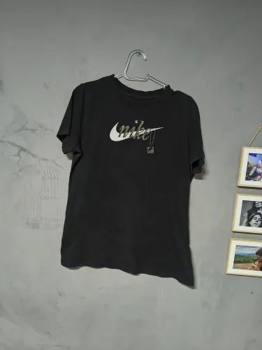 Camiseta Nike Preta com Logo