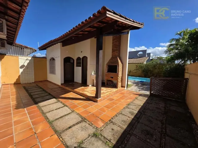 Casa à venda em Peruíbe em 2 Lotes com Piscina - Estância São José - Peruíbe/SP