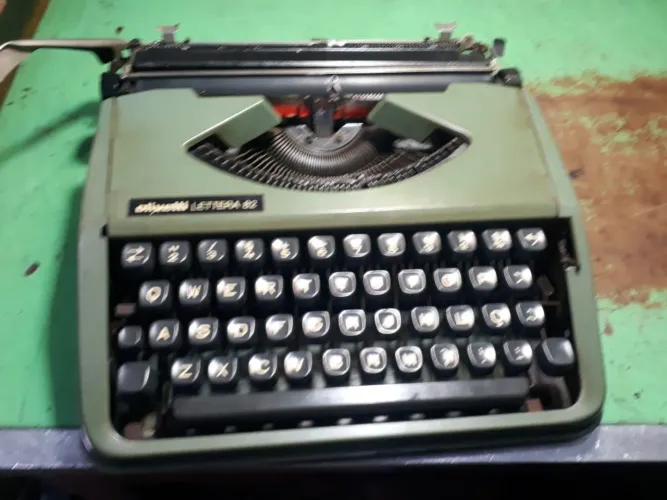 Maquina Escrever, antiga, original, revisada, funcionando.