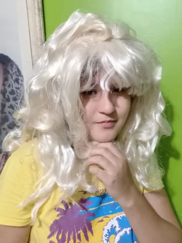 Peruca loira longa cacheada